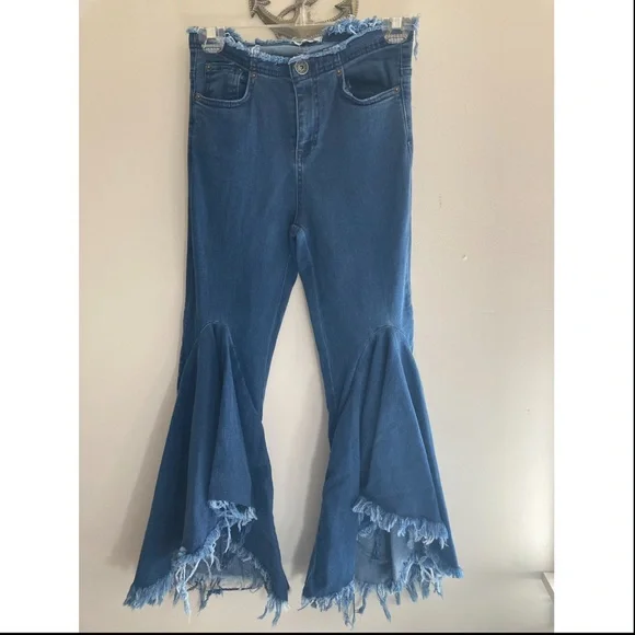 Kikiriki Fit & Flare Blue Boho Raw Hem Ruffle Denim Jeans size Medium - Picture 2 of 11